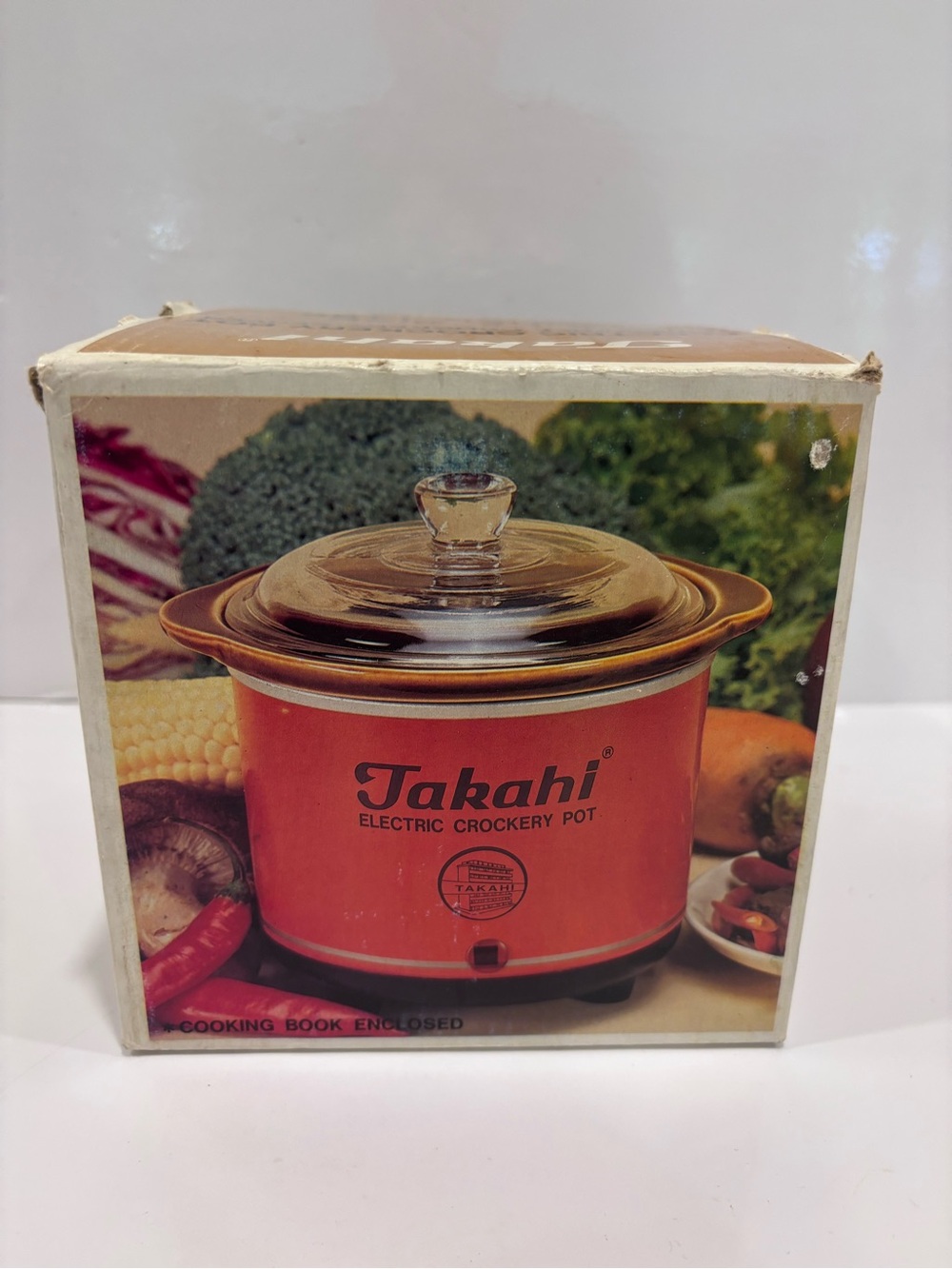 Vintage Takahi electric crockery pot model 1188 0.7L slow cooker w original box